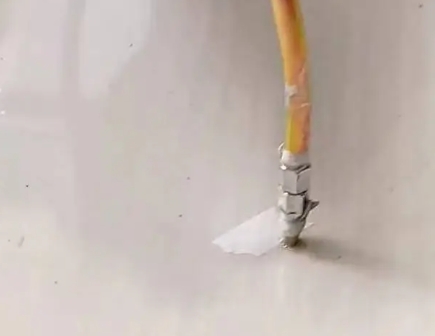 乾县瓷砖空鼓维修公司专业解答在瓷砖铺贴过程中，如果使用的砂料过粗（如全部使用了粗砂），可能会导致以下问题
